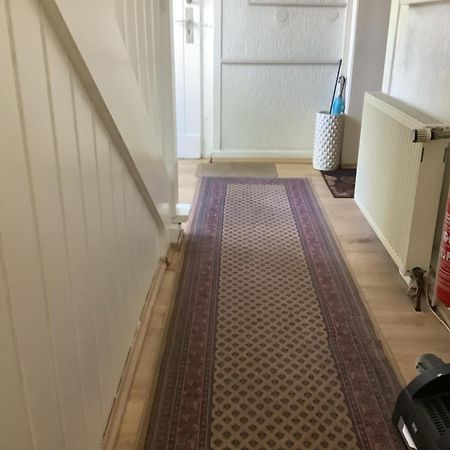 Schoenes Doppelbettzimmer Im Untergeschoss Inkl Parkplatz Nach Verfuegbarkeit Essen Exteriér fotografie